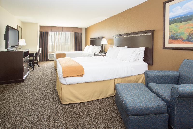 Holiday Inn Express & Suites Pueblo By Ihg Zewnętrze zdjęcie