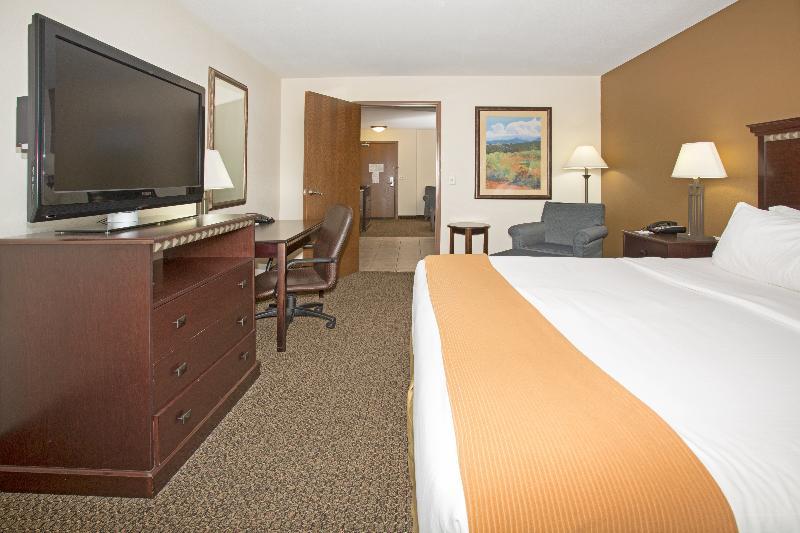 Holiday Inn Express & Suites Pueblo By Ihg Zewnętrze zdjęcie